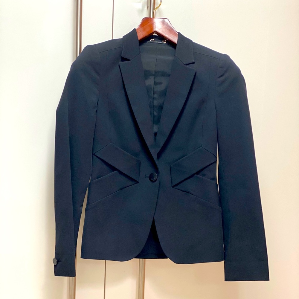 Like New GUCCI black blazer size 42 (6) Great fit